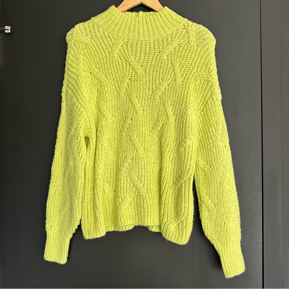 New American Eagle Green Women’s Sweater
